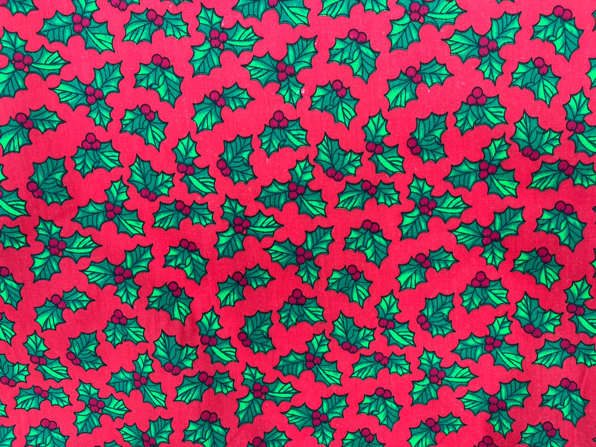 Christmas Classic Holly - Poly/Cotton Print - Cheap Fabrics