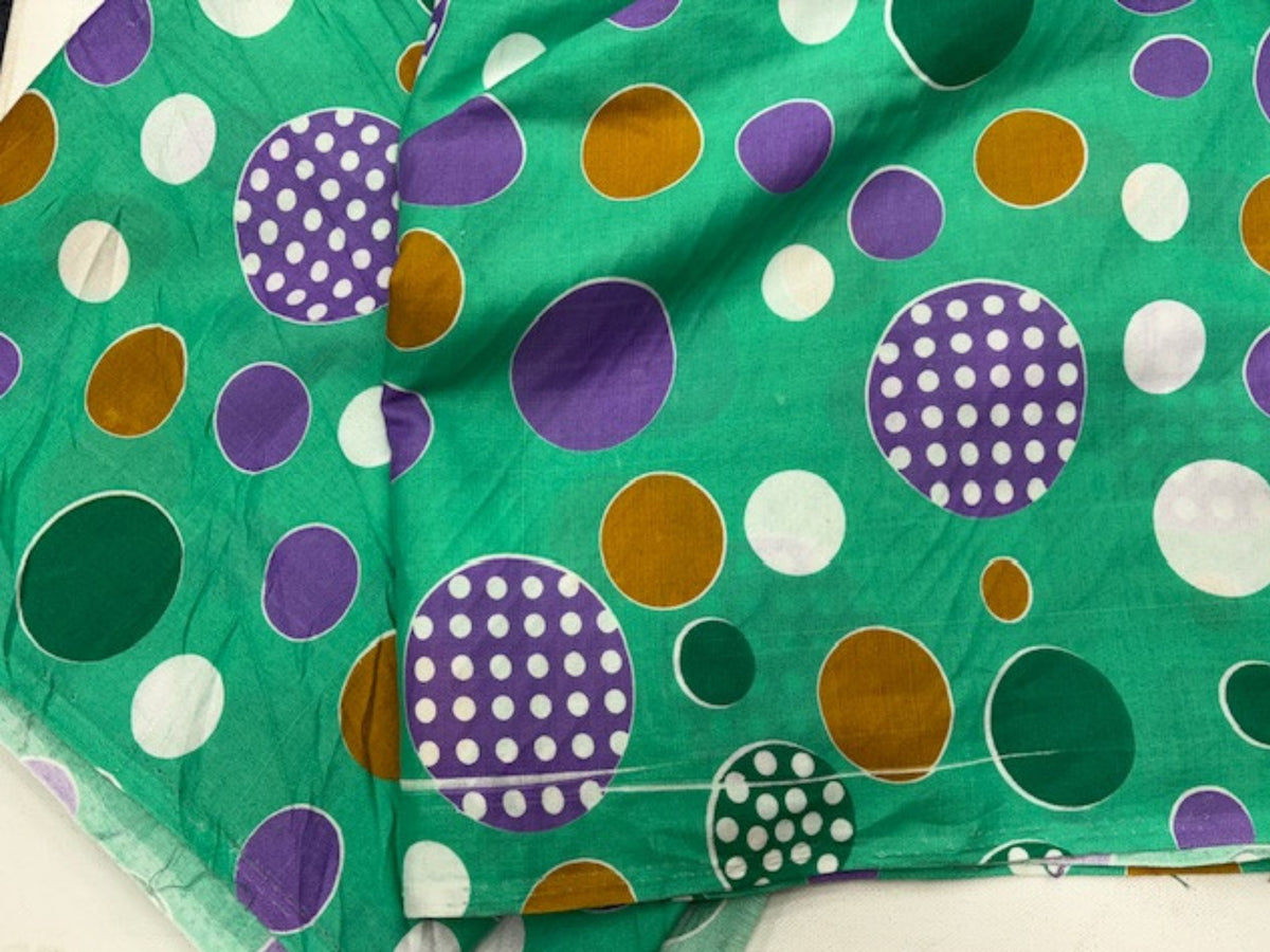 CLEARANCE LENGTH OF FABRIC - Poly/Cotton Print: 5.19 MTRS GREEN POLKA - Cheap Fabrics