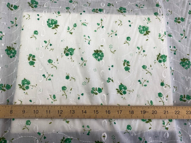 Embroidery Anglais - Green/White Delight