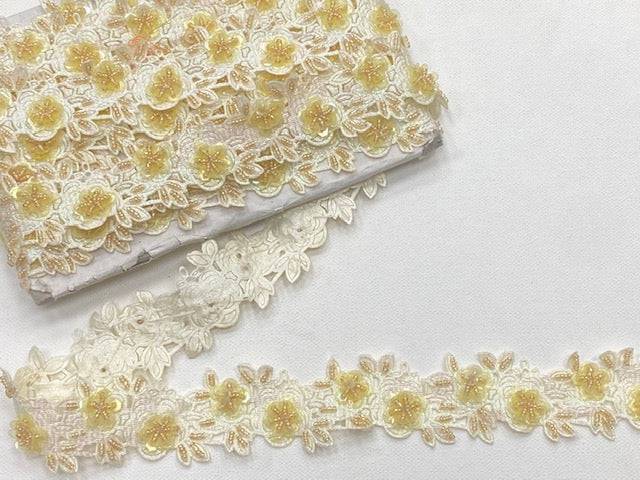 Flower Cutwork Ivory Trim - 30mm (1.88 mtr LAST LENGTH) - Cheap Fabrics