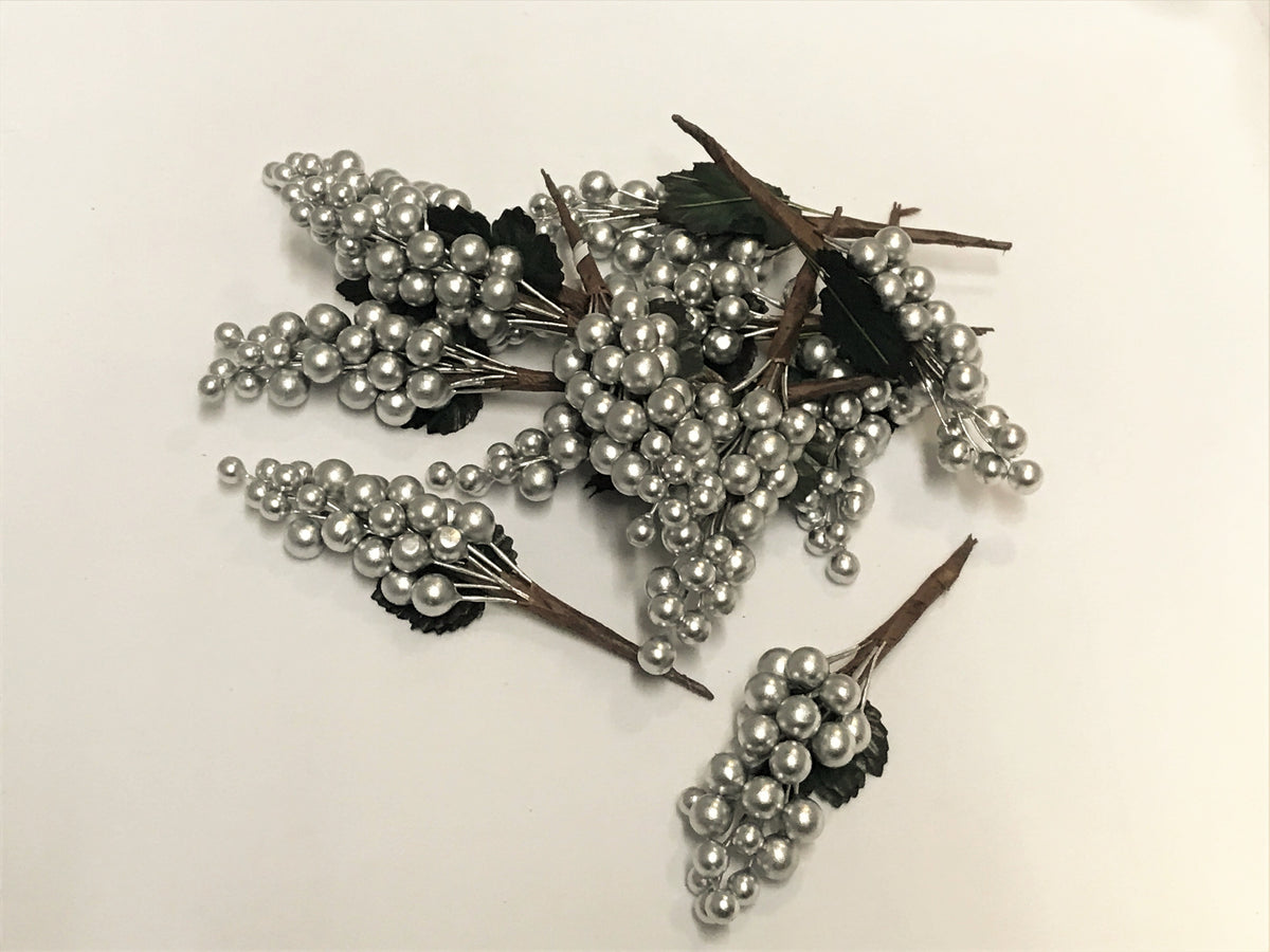 Christmas Berry Cluster - Silver