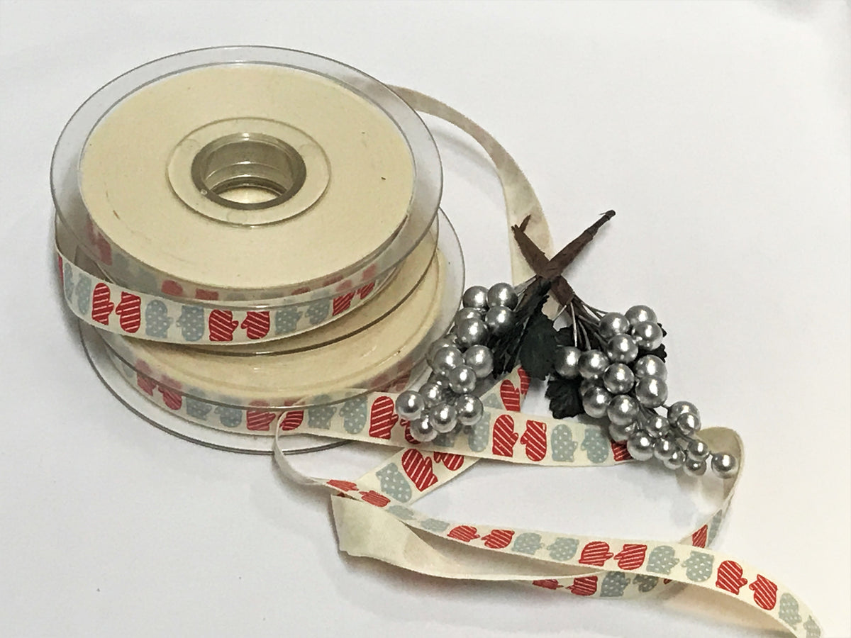 Christmas Festive Ribbon - Mittens / 15mm