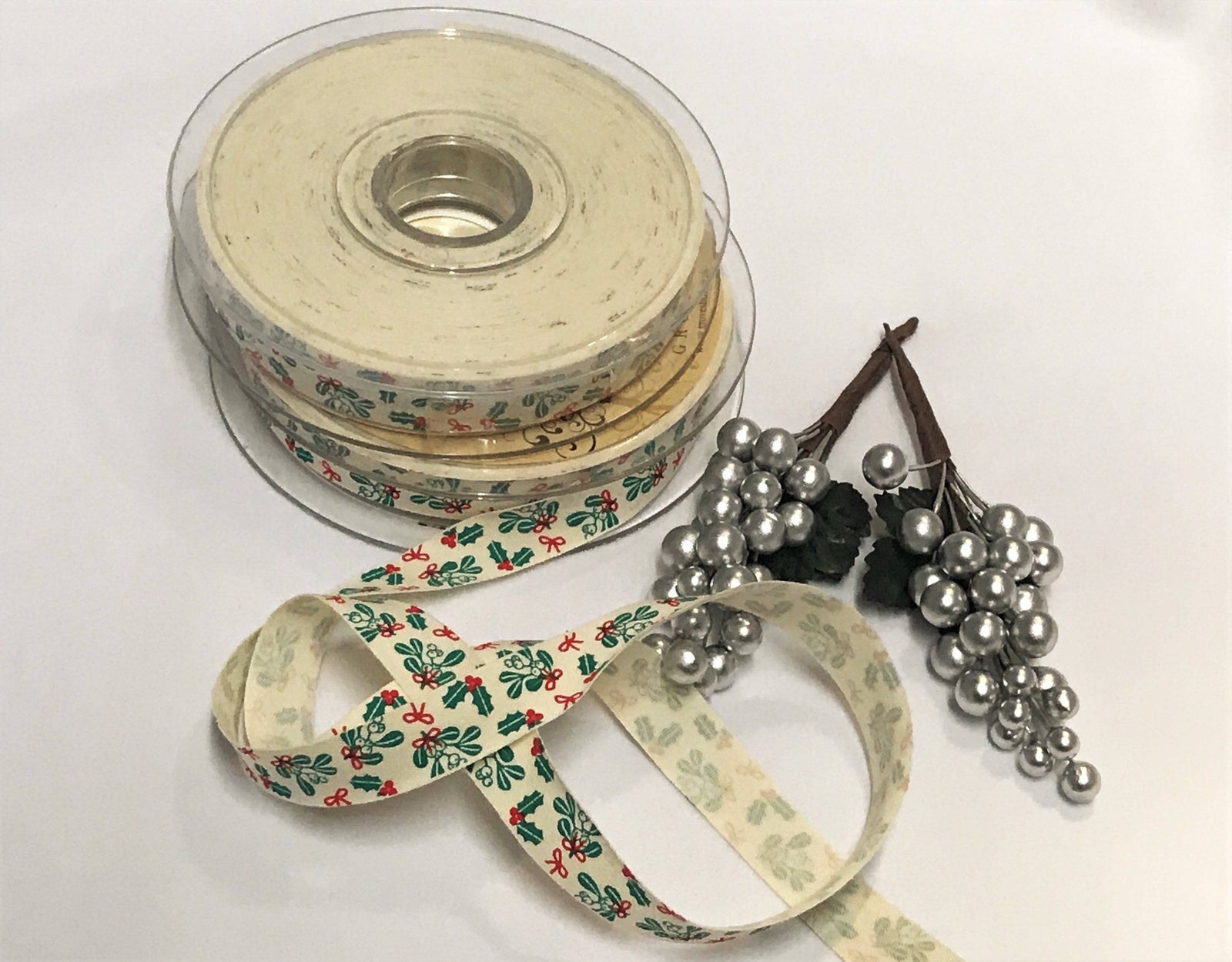 Christmas Festive Ribbon - Mistletoe & Holly / 15mm