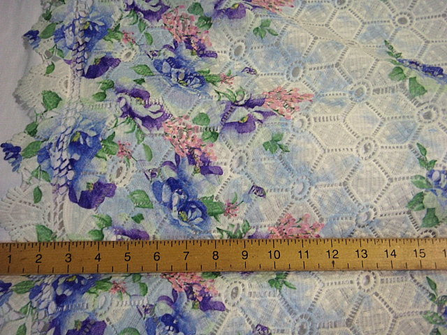 Scalloped Floral Lace - 0.46 Remnant