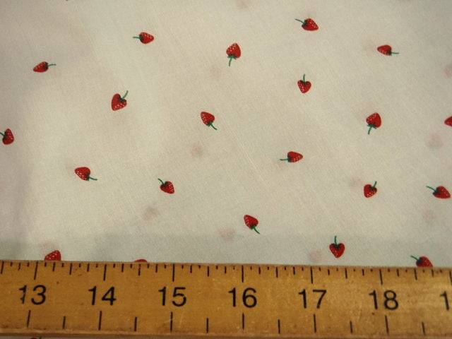 Tiny Strawberries - Poly/Cotton Print